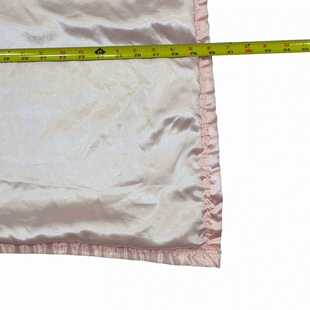 Small Wonders Solid Pink Swirl Plush Baby Blanket Satin Trim And Back 30x39